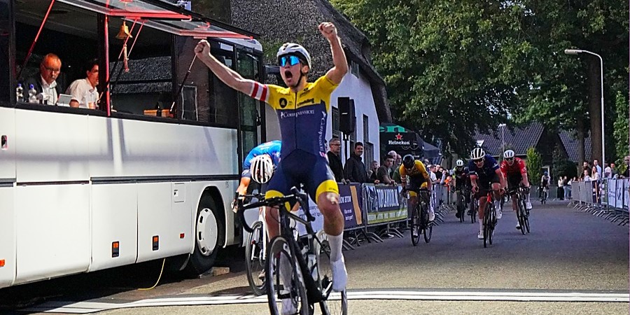 Foto: Swenne wint Ronde van Elspeet, Louwerensen neemt voorschot op winst Veluweklassement
