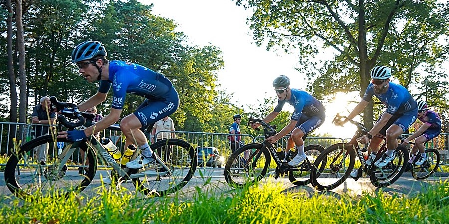 Foto: Swenne wint Ronde van Elspeet, Louwerensen neemt voorschot op winst Veluweklassement