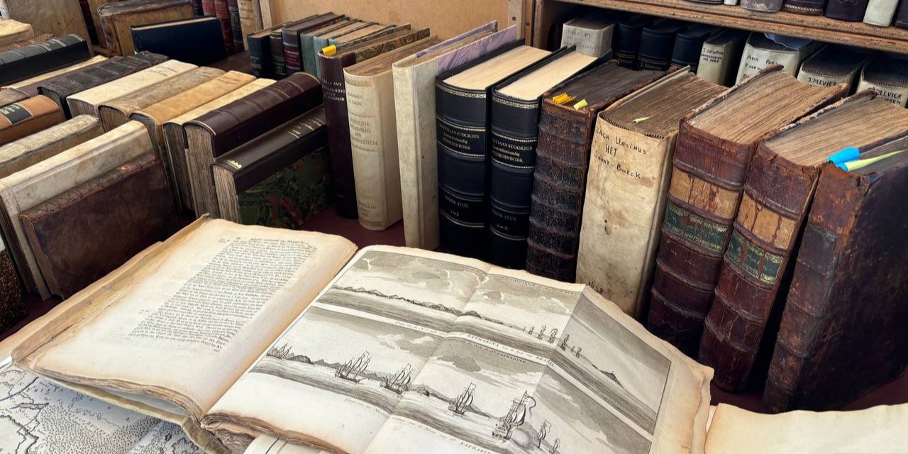 Foto: Boekenhandelaars uit heel Nederland trekken naar Elspeet