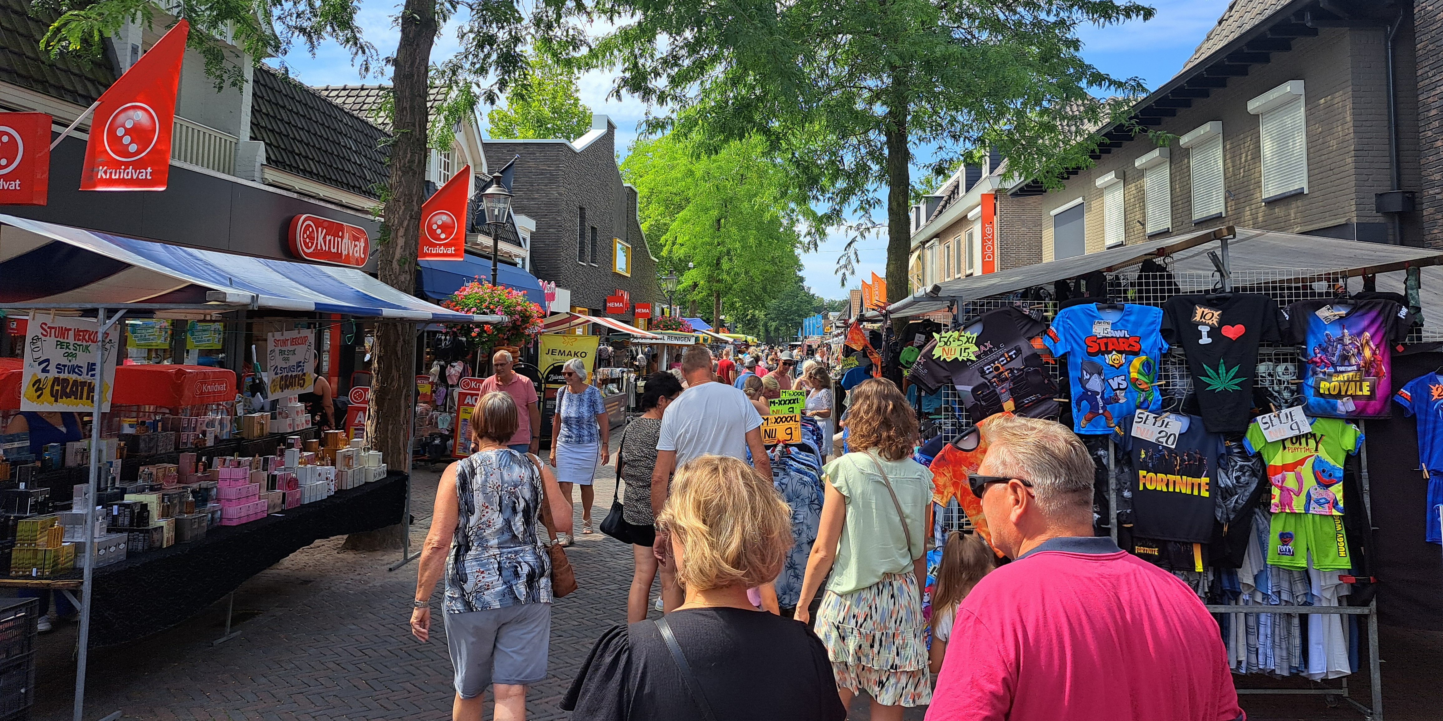 Foto: Verkoelende wateractiviteiten bij Zomermarkt met thema Olympische Spelen