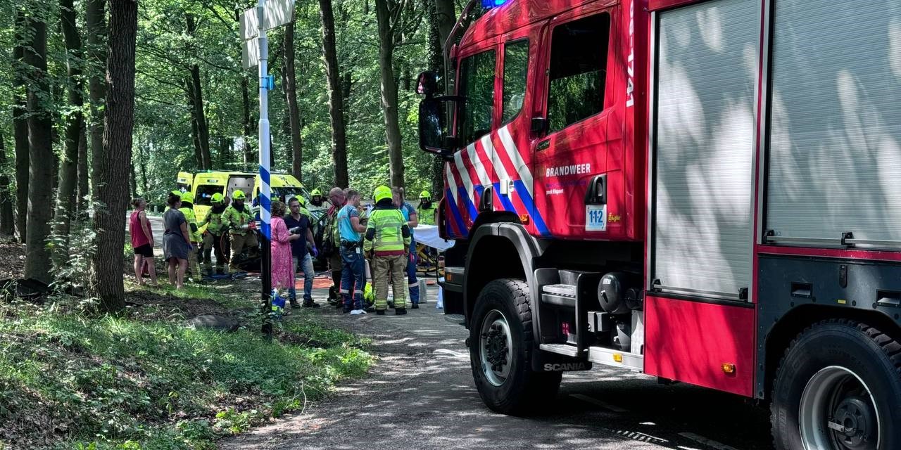 Foto: Tweede persoon overleden na ongeluk Staverdenseweg Elspeet