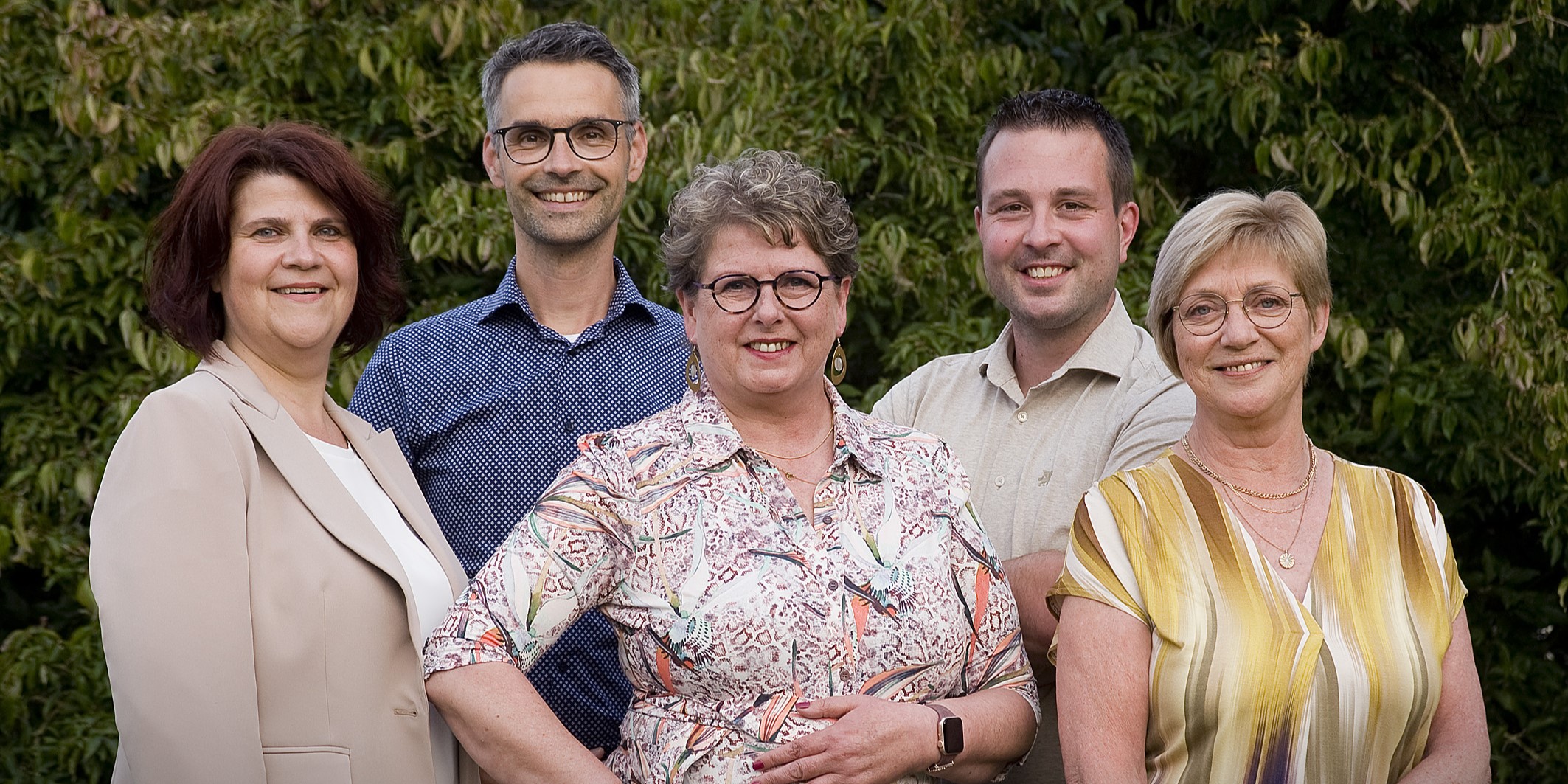 Foto: Ramon Blaauw neemt het stokje over van Cees Dijkhuizen bij CDA Elburg