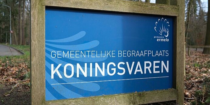 Foto: Ruiming algemene graven begraafplaats Koningsvaren Ermelo