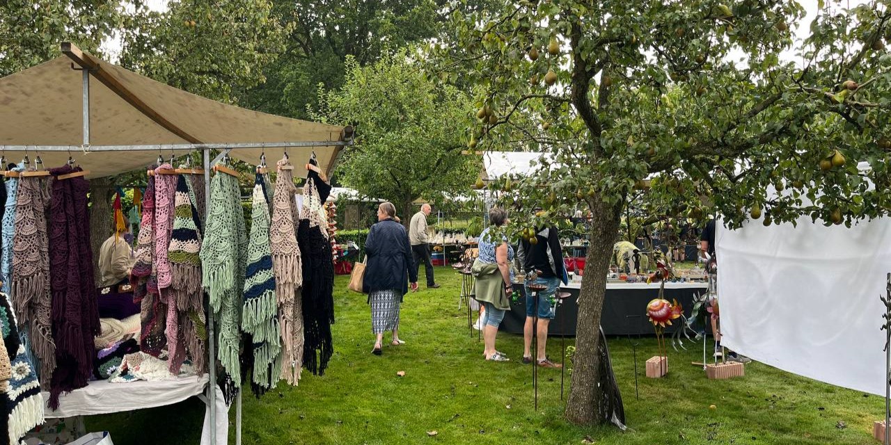 Foto: Gezellige Najaarsmarkt bij Molen de Duif