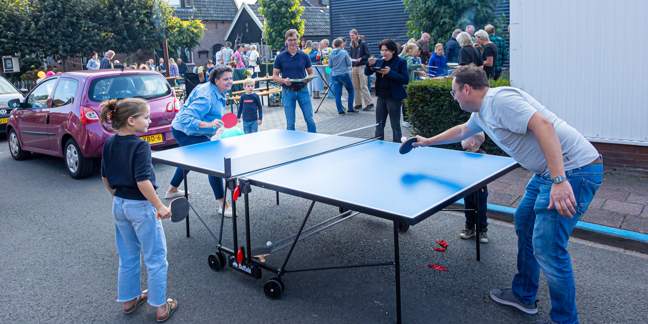 Foto: Buurtfeest Bergakkerweg en het Dorpspad voor verbinding