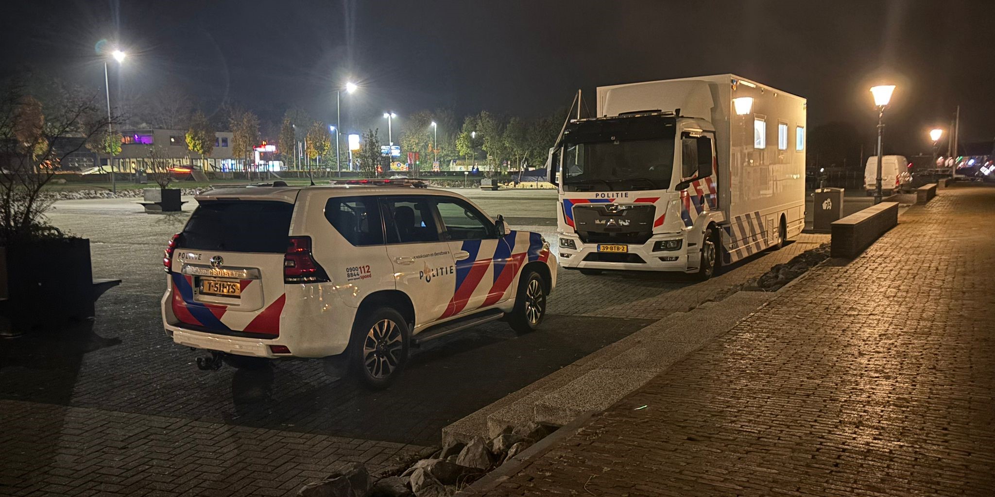 Foto: Grootschalige Controle op de Kade van Elburg door Belastingdienst, Handhaving en Douane