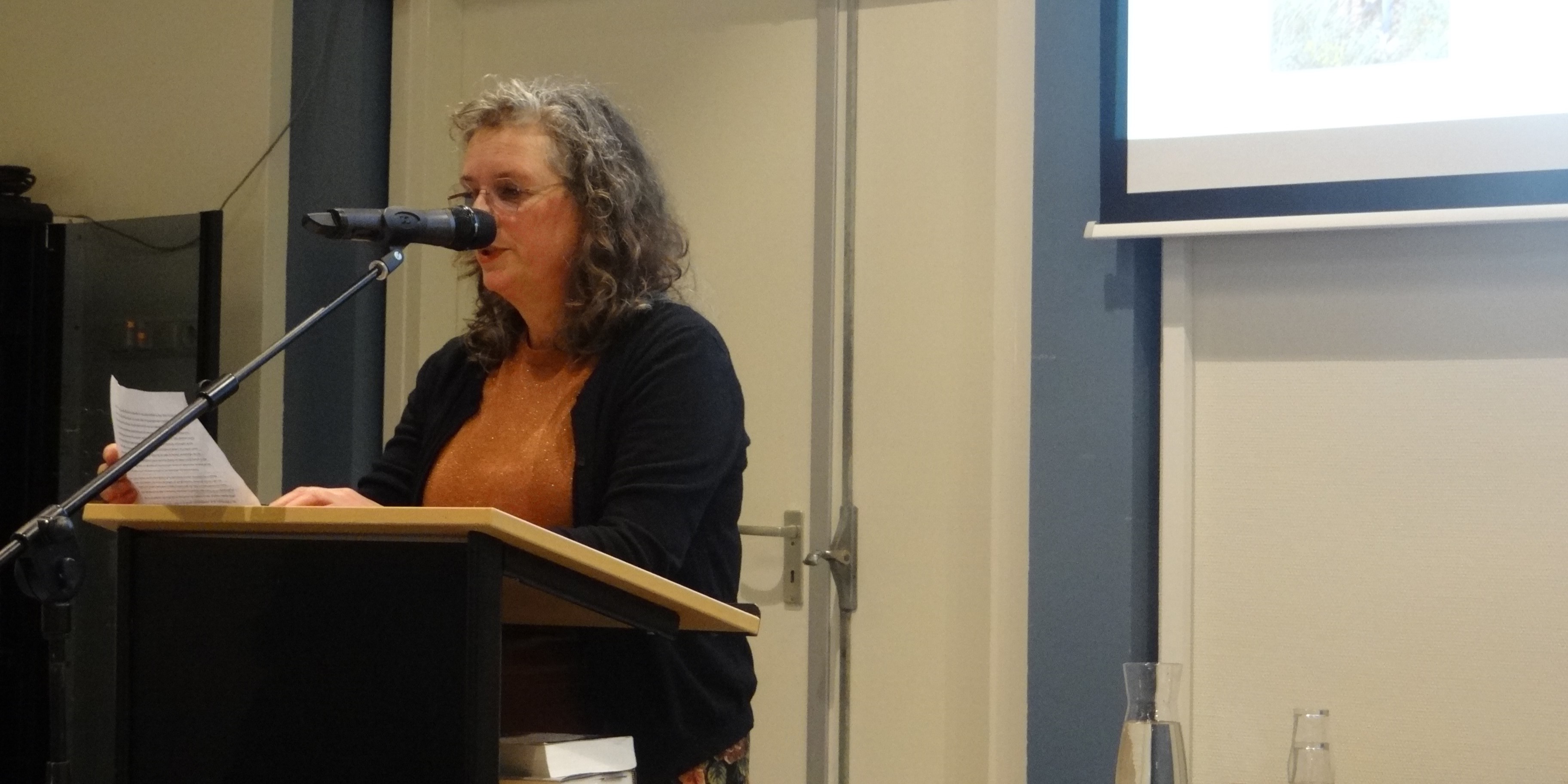 Foto: Herdenking gefusilleerde onderduikers Het Verscholen Dorp: 'Wij zijn het verhaal'