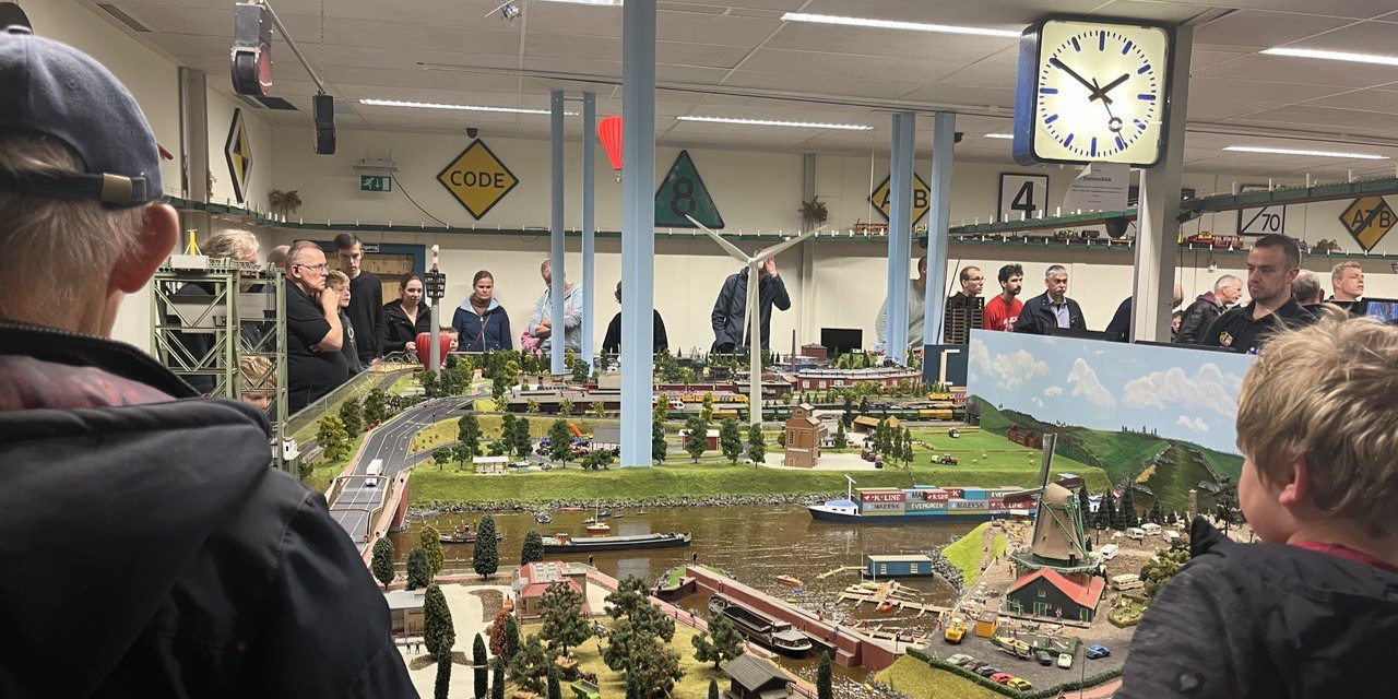 Foto: De miniatuurwereld van De Drijfstang: “Ik kan er intens van genieten”