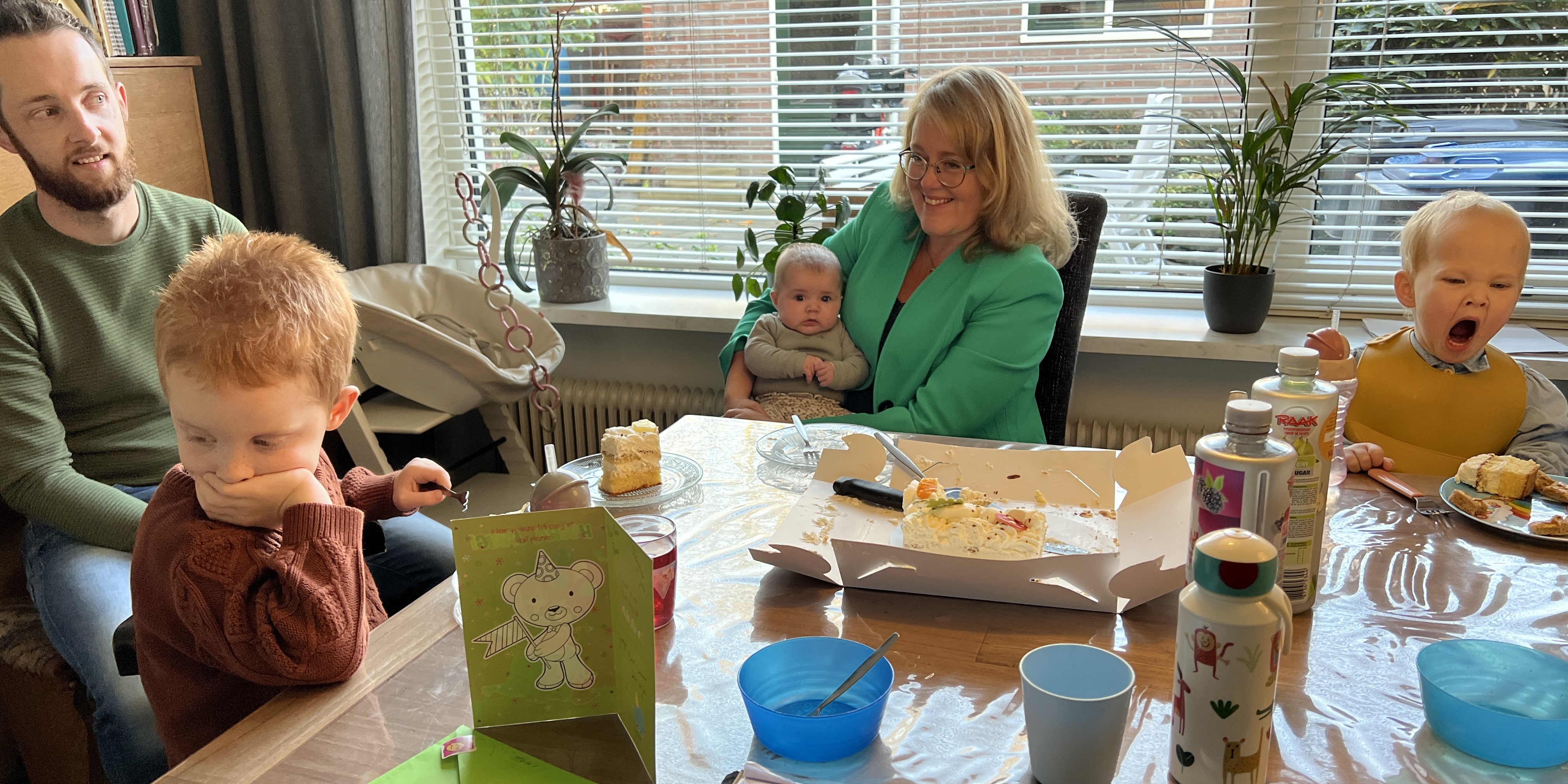 Foto: Wethouder Elskamp bezoekt pleeggezin