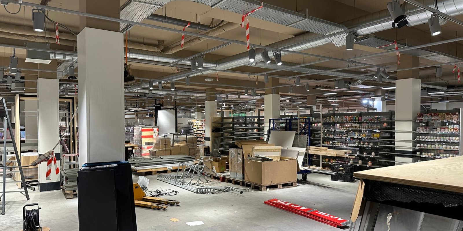 Foto: PLUS van Elswijk verbouwt: een drukte van jewelste