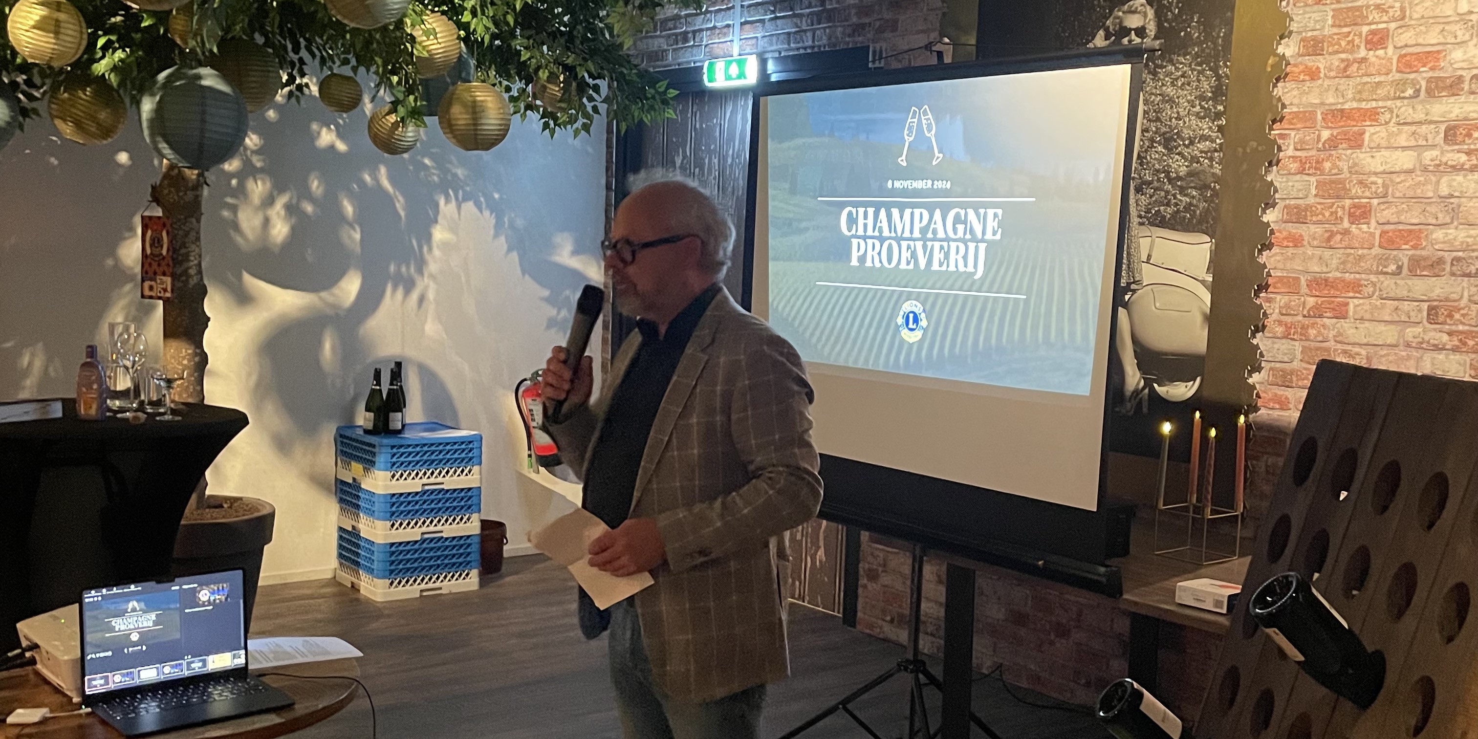 Foto: Geslaagde Champagneactie Lions Club Nunspeet ter ondersteuning van Stichting Weekje Weg