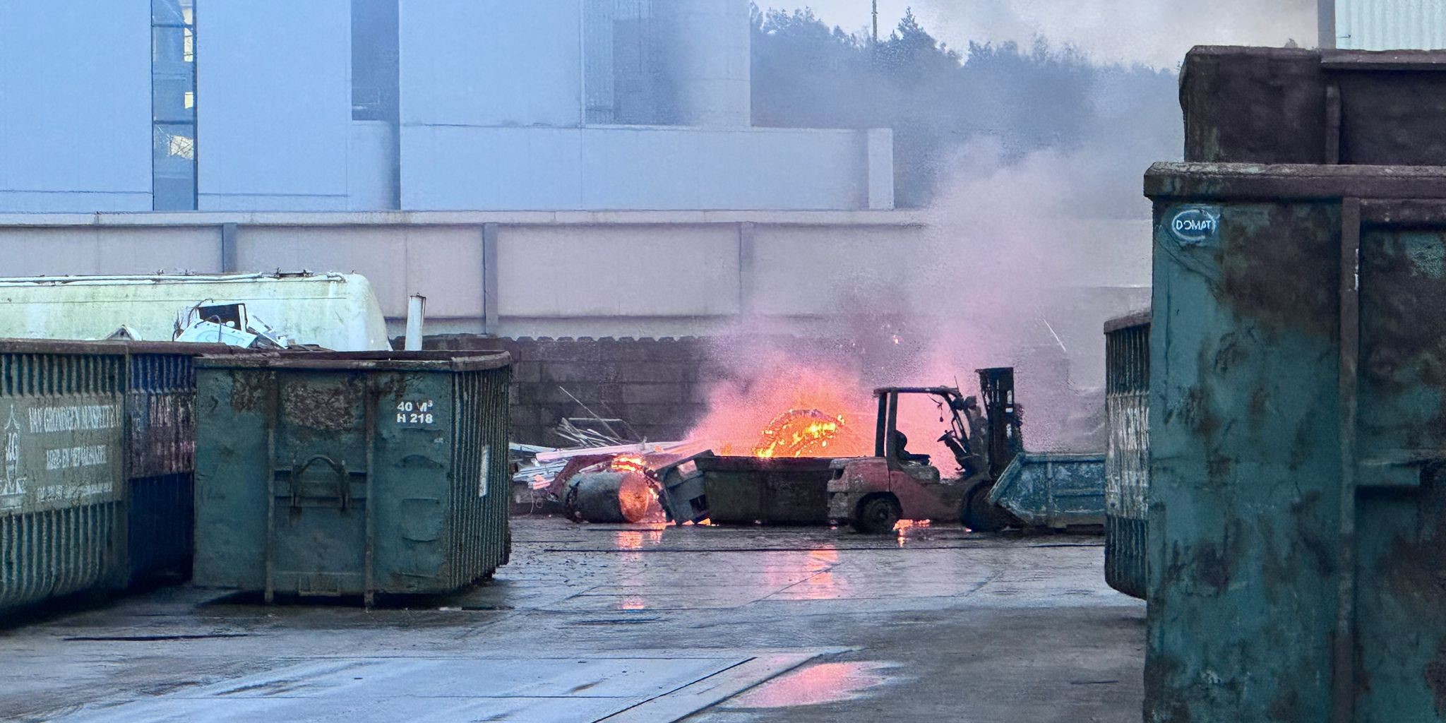 Foto: Brand bij Van Groningen door kordaat optreden personeel snel onder controle