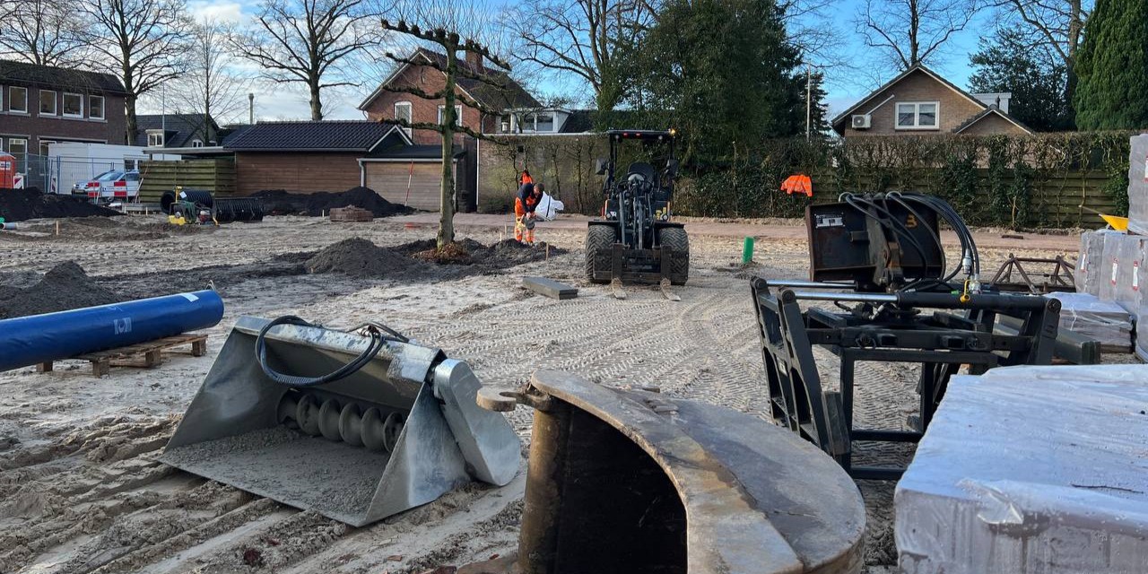Foto: Renovatie Ds. Martinuslaan en parkeerplaats in volle gang  