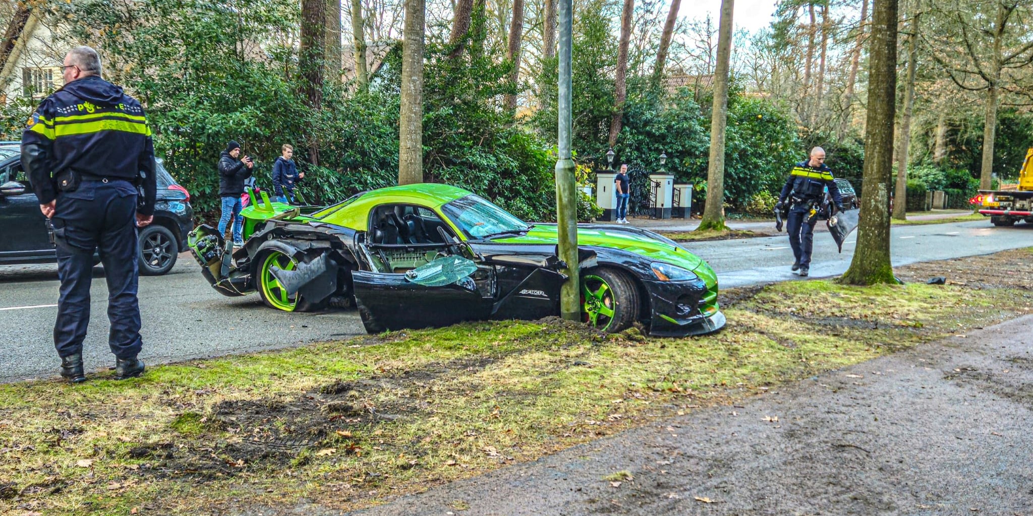 Foto: Gewonde bij aanrijding op F.A. Molijnlaan in Nunspeet