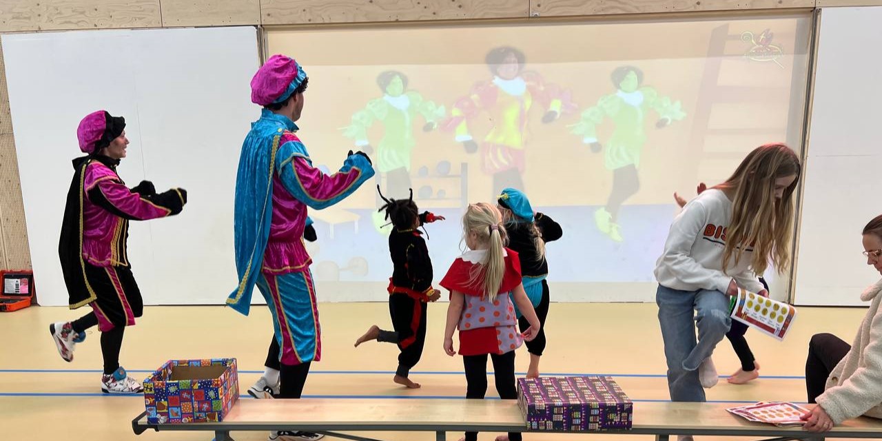 Foto: Klimmen en klauteren voor een Pietendiploma