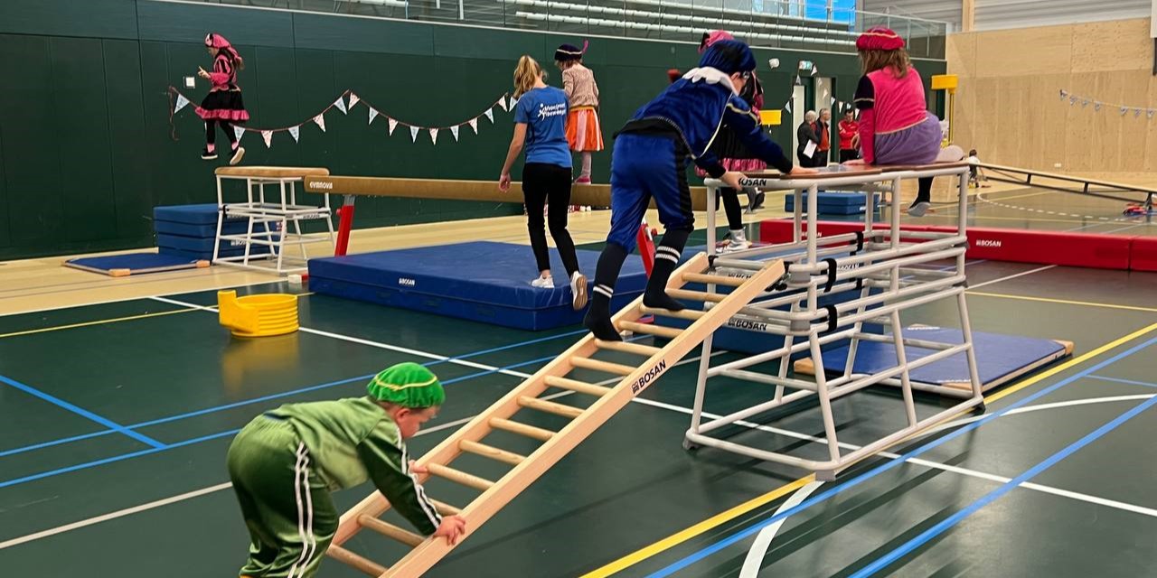 Foto: Klimmen en klauteren voor een Pietendiploma