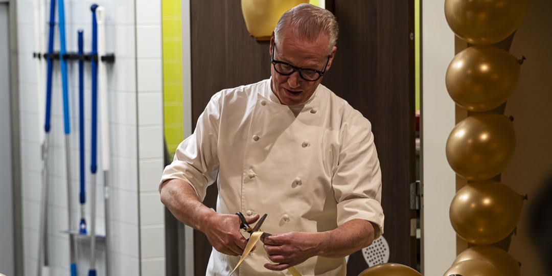 Foto: Feestelijke opening keuken voor Kookschool Veluvine