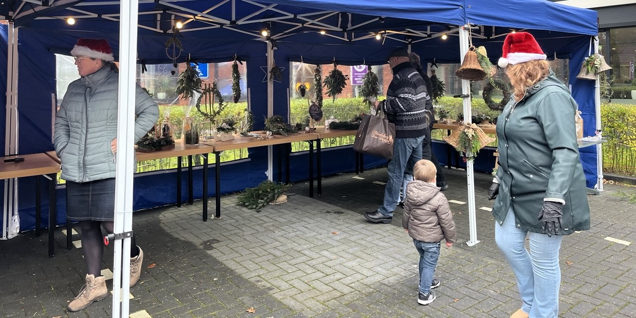 Foto: Eerste mini wintermarkt bij De Bunterhoek