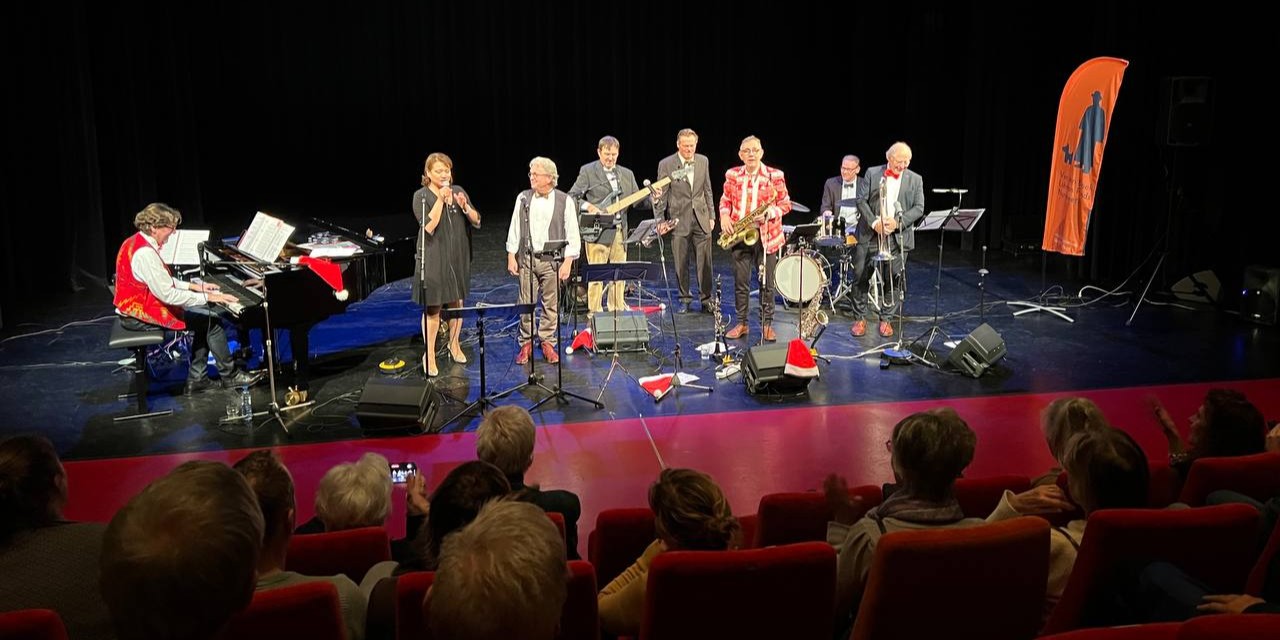 Foto: Veluvine Jazzcafé werd door grote belangstelling Jazzconcert