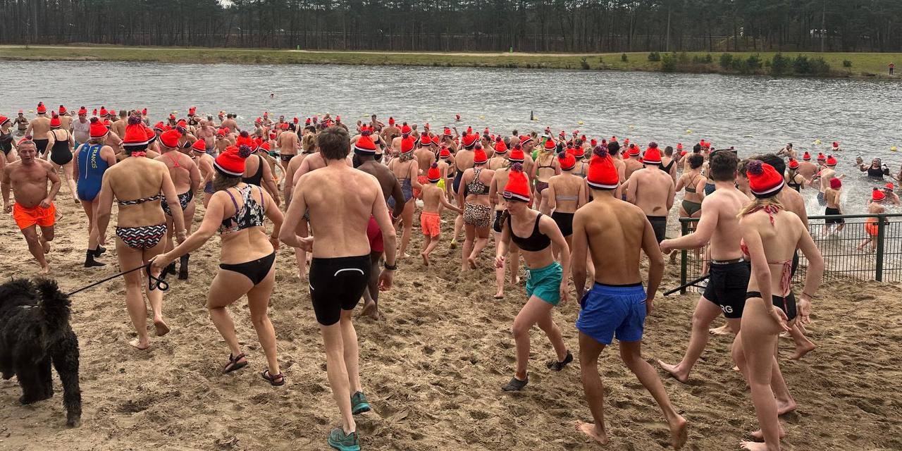 Foto: 3e Nieuwjaarsduik Nunspeet weer een groot succes