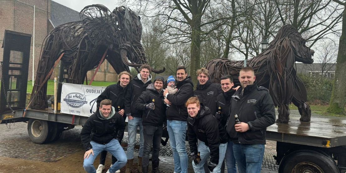 Foto: Mysterie opgelost: gestolen Gelderse beestenbende duikt op in Drenthe