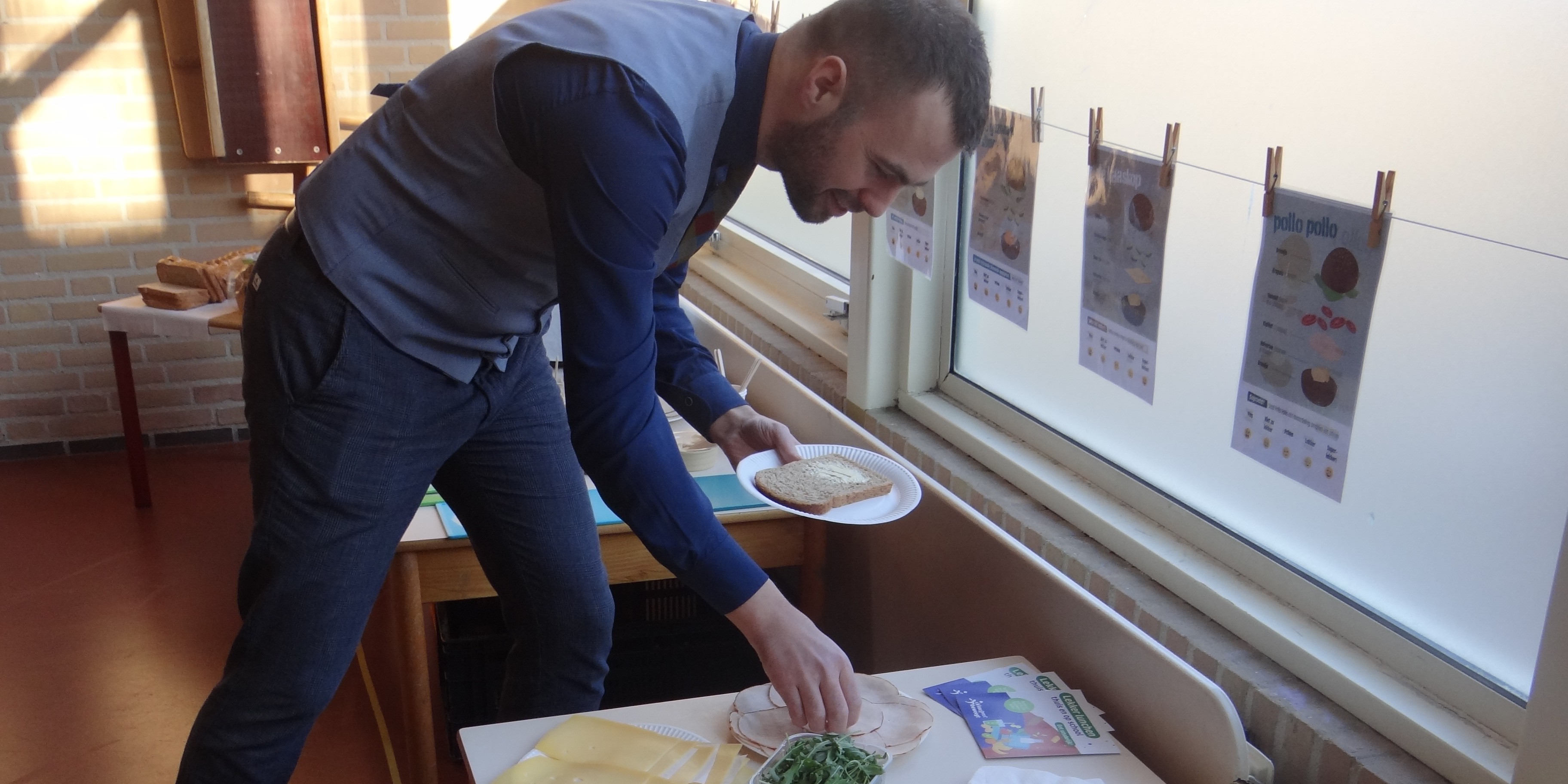 Foto: Lekker lunchen thuis en op school
