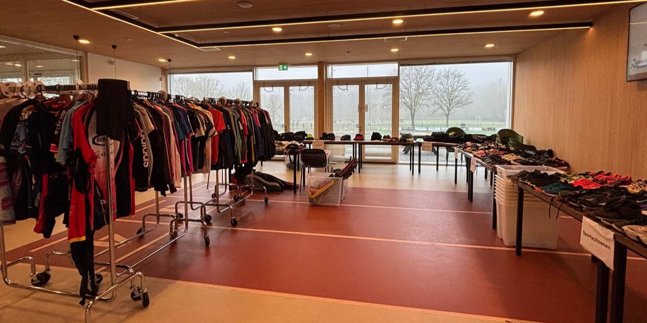 Foto: Veel sportmateriaal ingezameld voor de sportspullenbank 