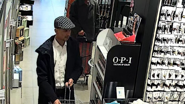 Foto: Ze gaan lekker shoppen maar betalen doen ze niet