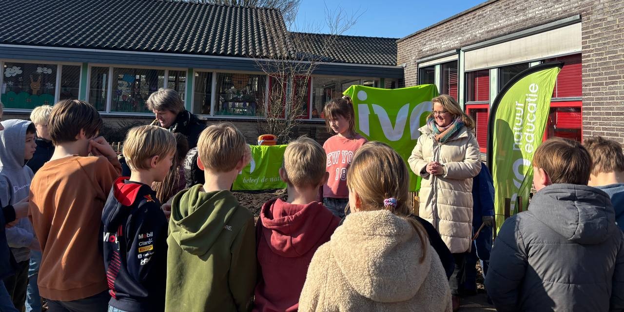 Foto: ‘Het Voedselbosje’ bij de Immanuelschool geopend