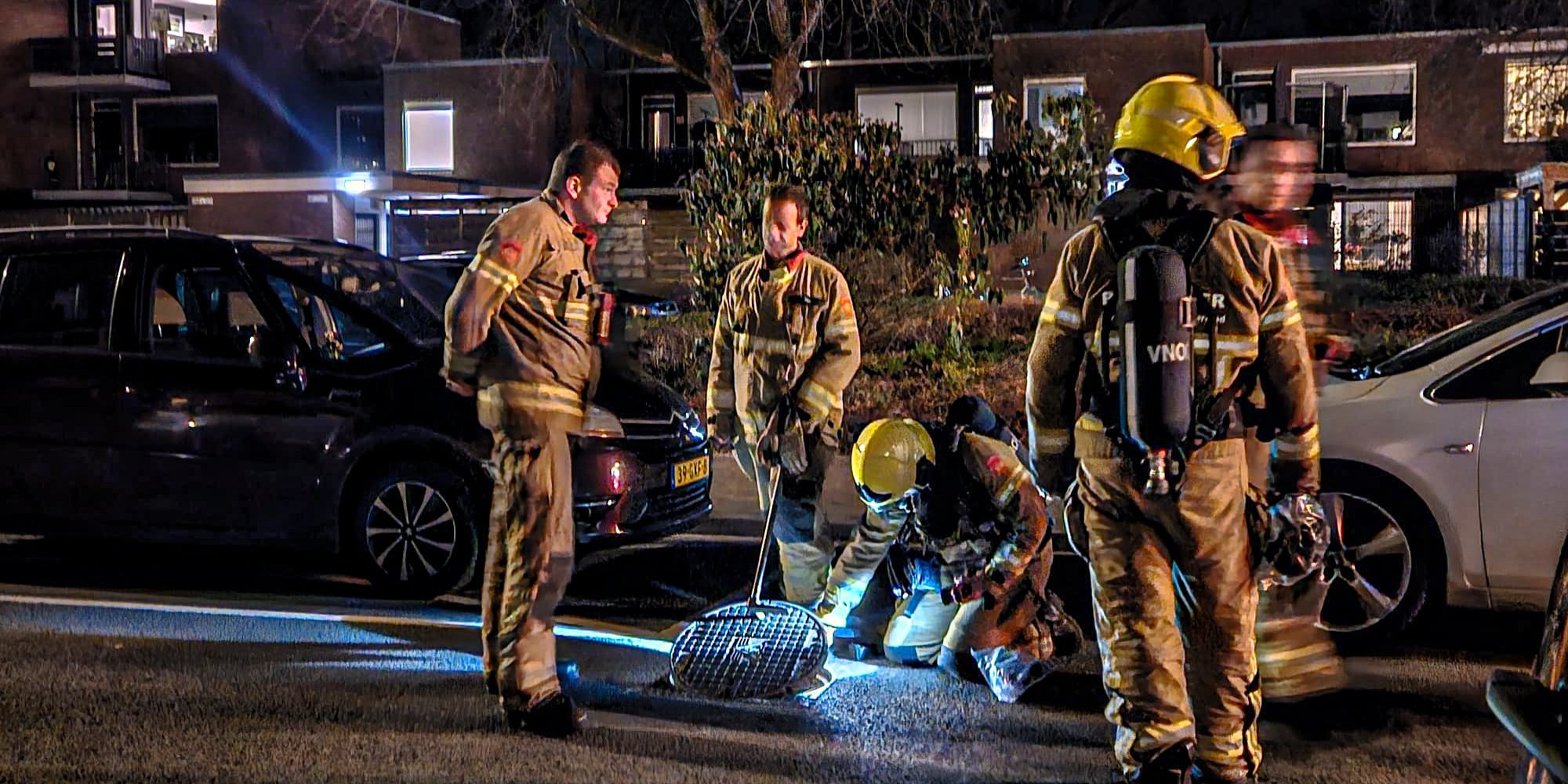 Foto: Vreemde geur in appartementencomplex Treubstraat blijkt loos alarm