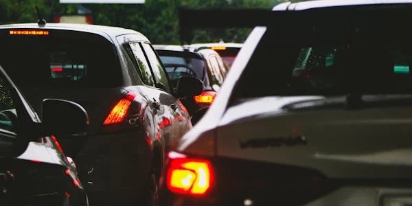 Foto: A1: Zeven auto's botsen op elkaar: veel schade na botsing
