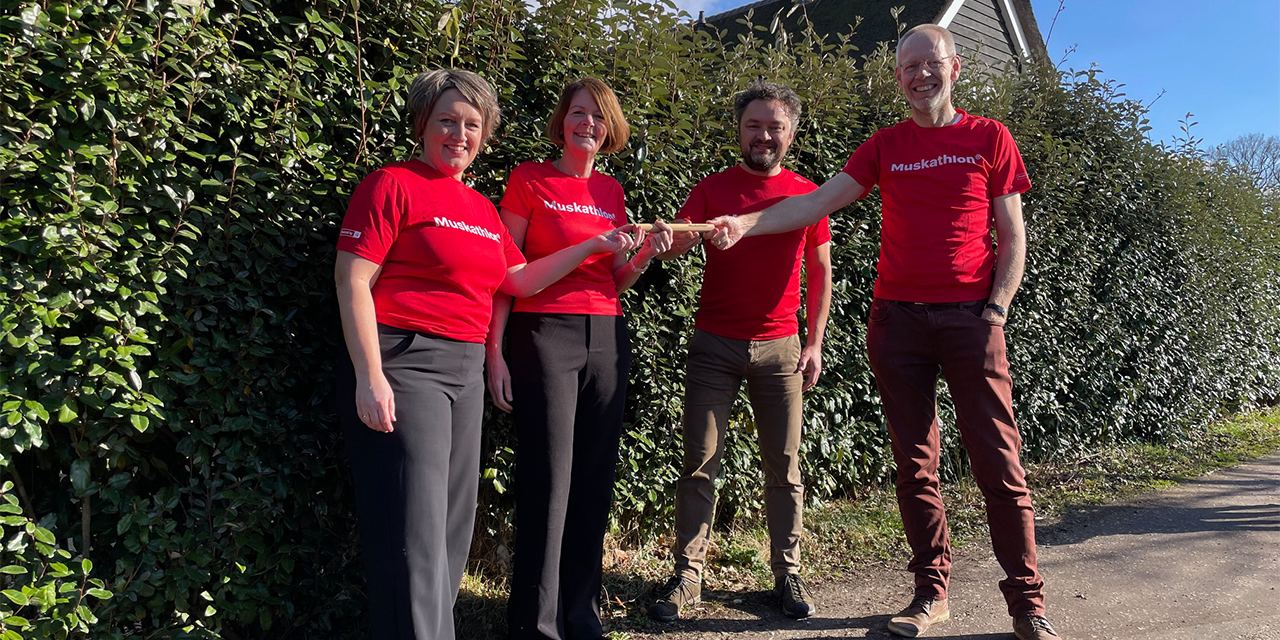 Foto: Compassion: Nunspeetse muskathleten geven het stokje door