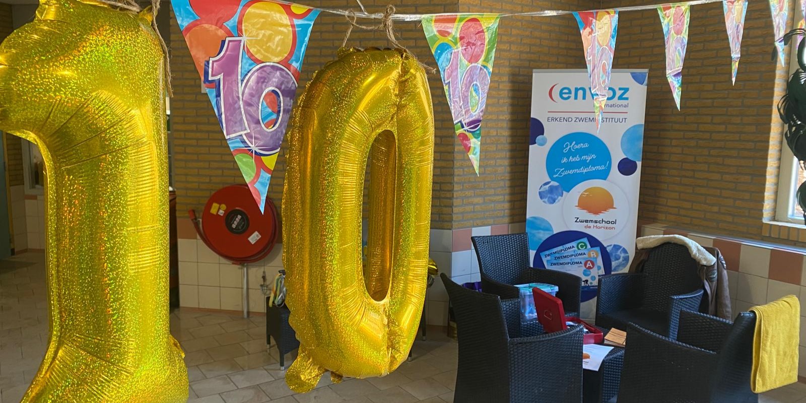 Foto: 10 jaar zwemschool De Horizon: 'Helemaal trots'