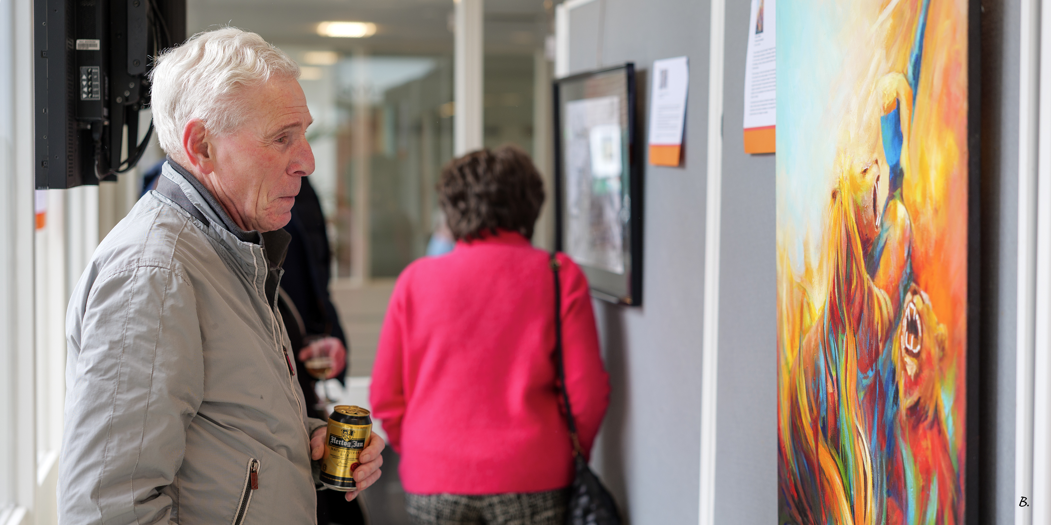 Foto: Mini-expositie ‘Vrijheid’ in het gemeentehuis