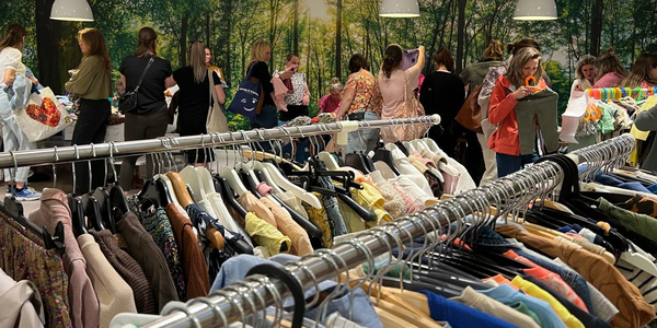 Foto: Ook 18e editie van de tweedehands kinderkledingbeurs weer zeer geslaagd