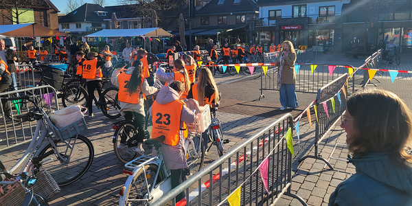 Foto: Oranje hesjes alom: Fietsverkeersexamen Nunspeet van start!