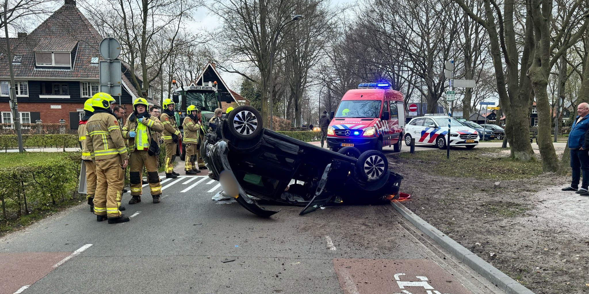 Foto: Ochtendongeluk op kruising in Elspeet