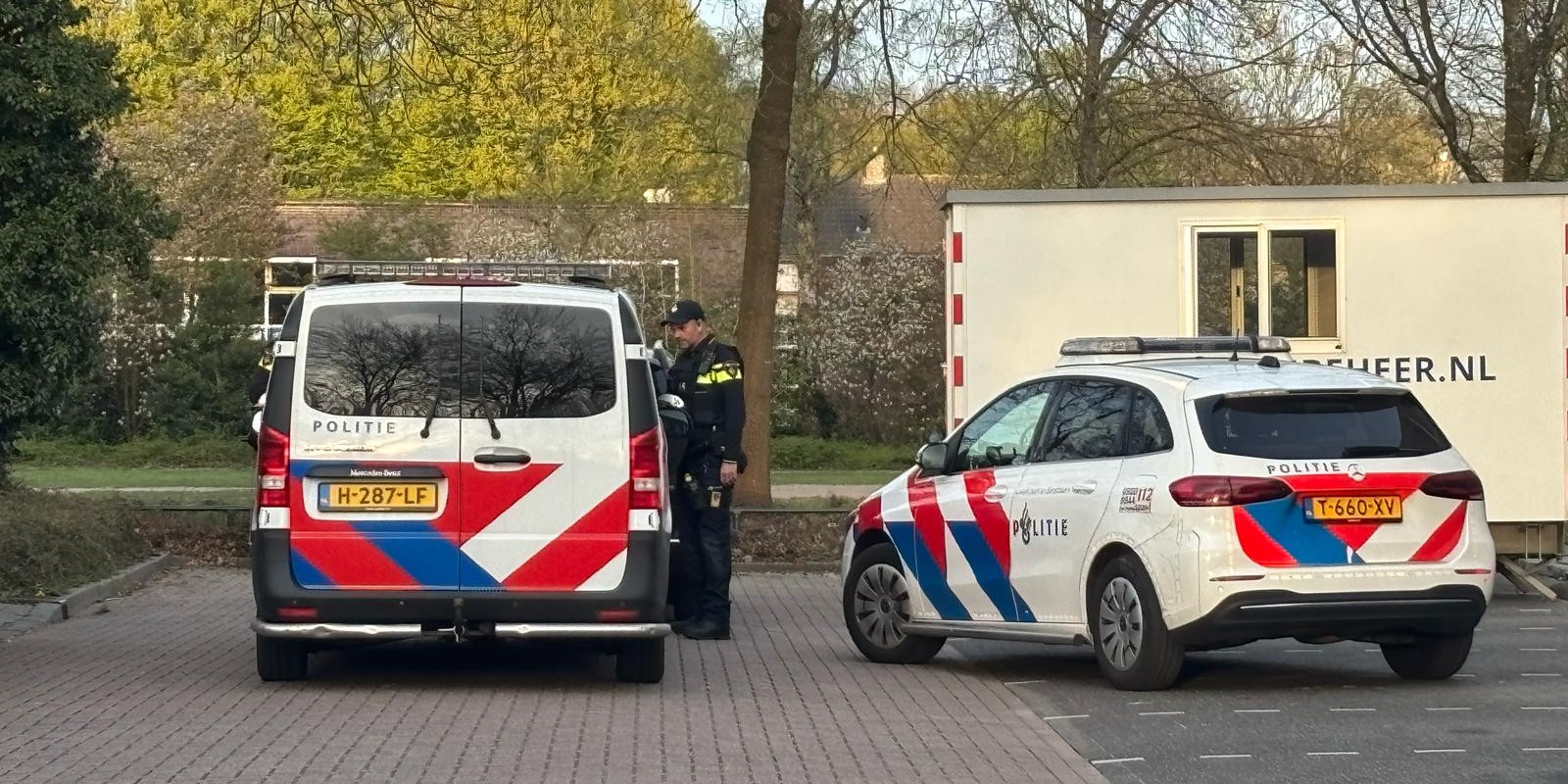 Foto: Politie grijpt in bij speeltuin Nunspeet na bedreiging met mogelijk vuurwapen