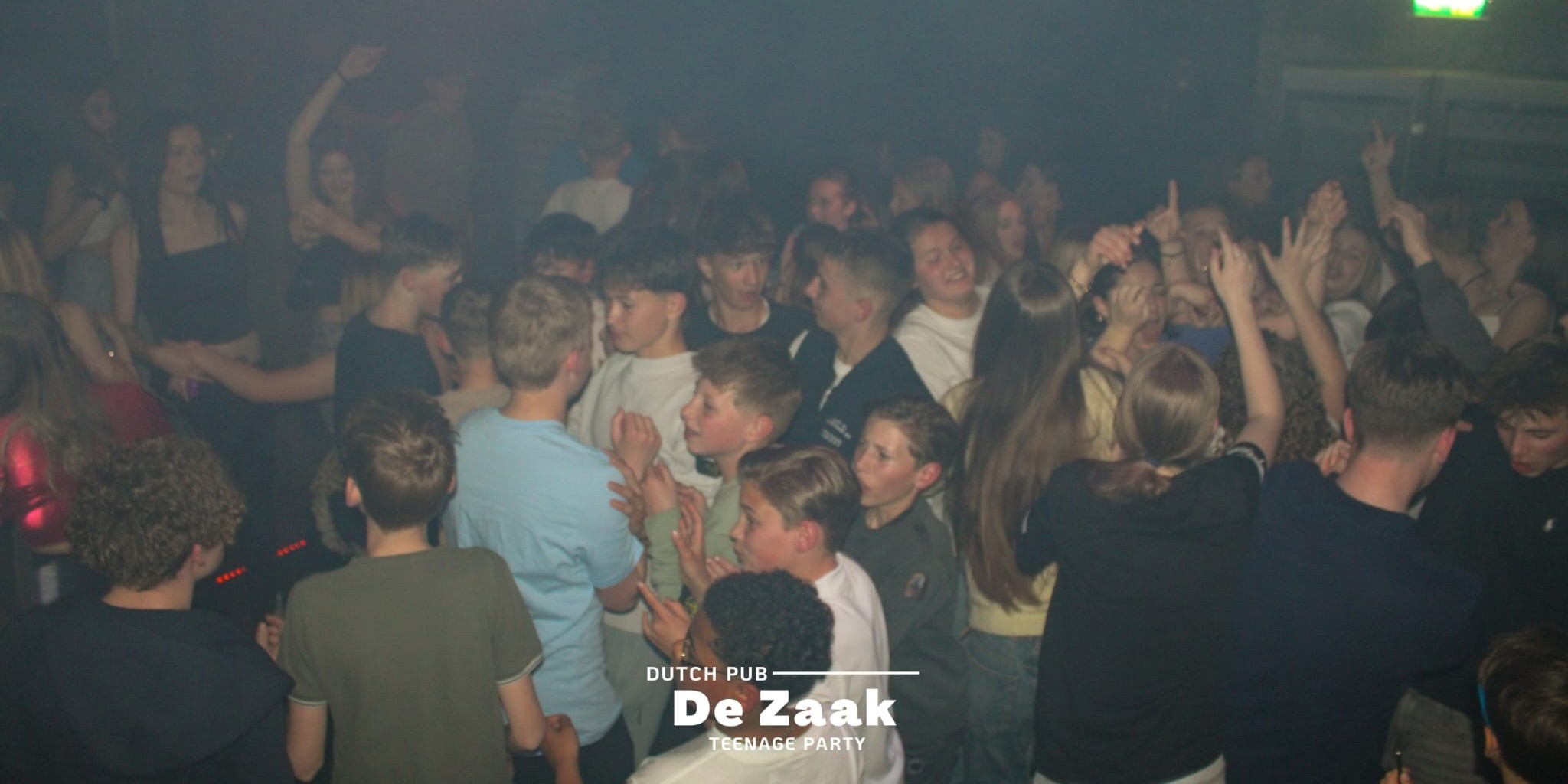 Foto: Teenage Party in Nunspeet groot succes: "Blije jeugd zonder gedoe"