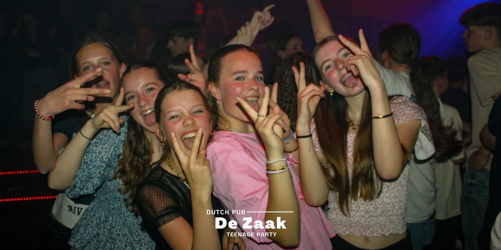 Foto: Teenage Party in Nunspeet groot succes: "Blije jeugd zonder gedoe"