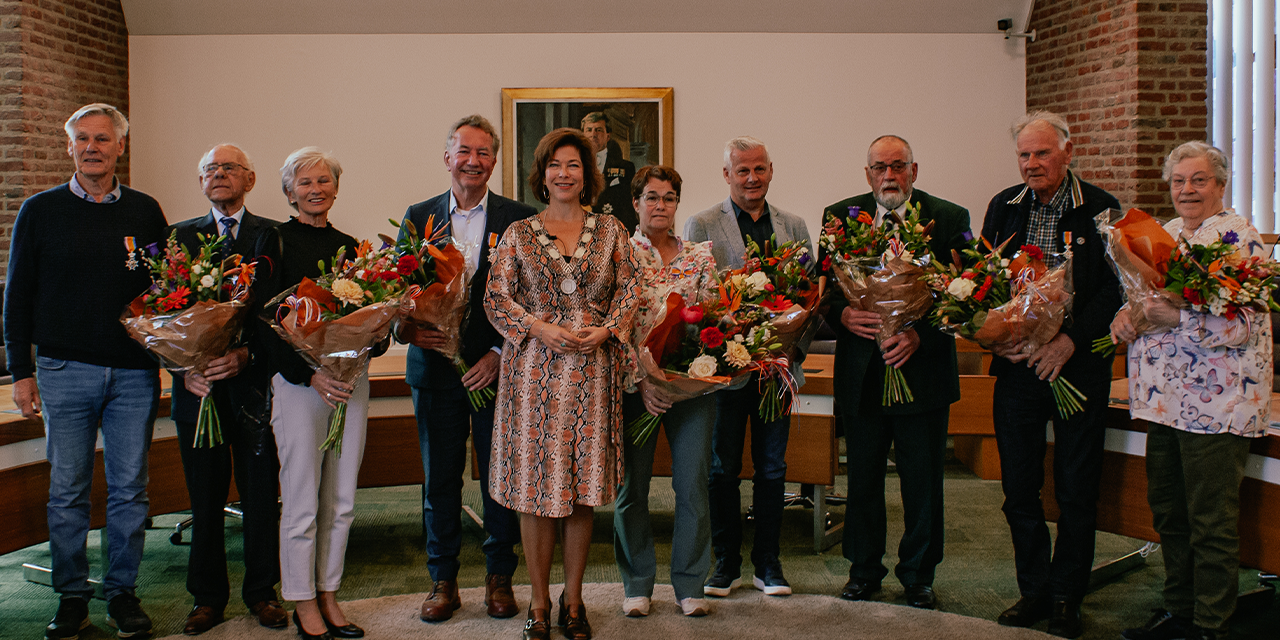 Foto: Het regent lintjes in Nunspeet: een ode aan vrijwilligerswerk - 2