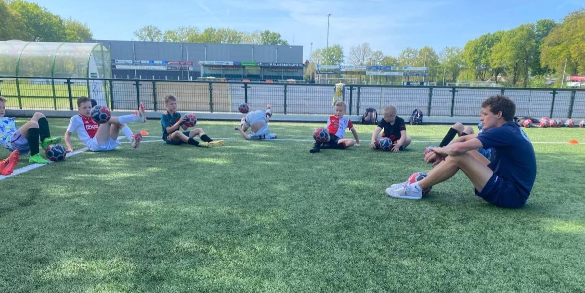 Foto: Voetbaldagen op ’t Harde in het zonnetje