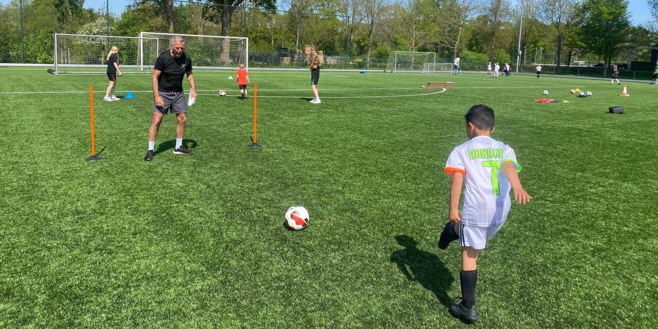 Foto: Voetbaldagen op ’t Harde in het zonnetje