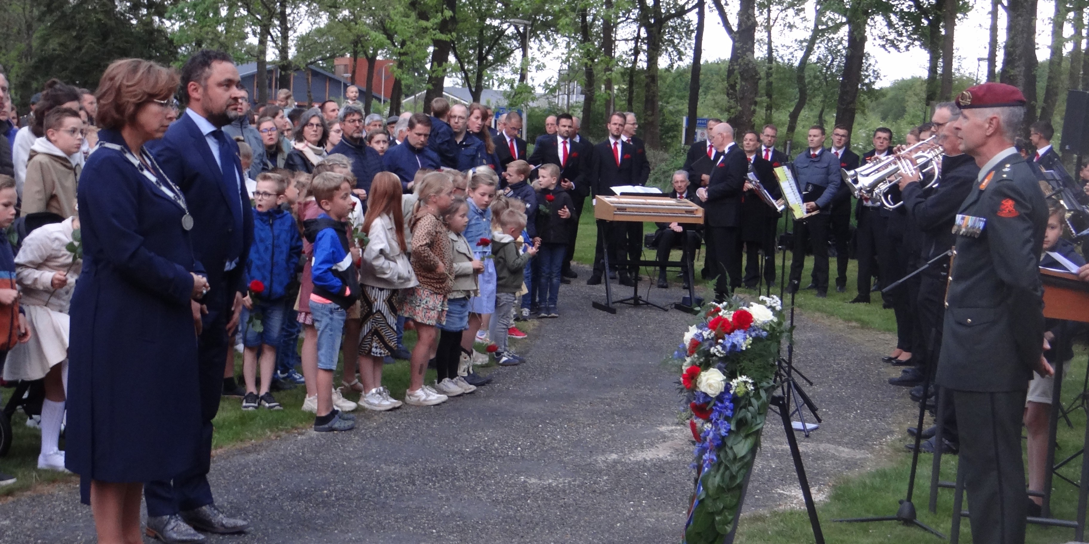 Foto: Waardige dodenherdenking in Elspeet