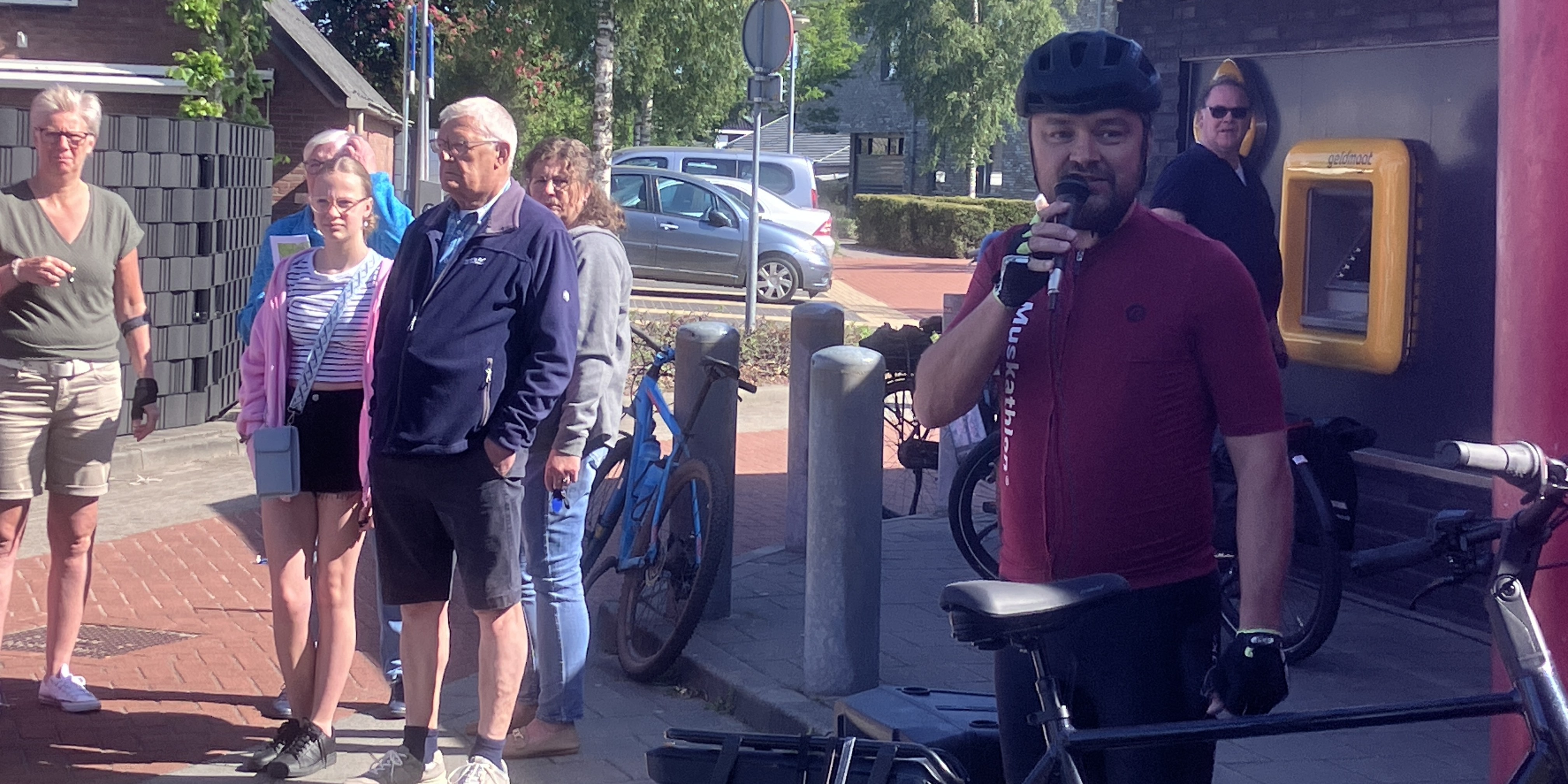 Foto: Fietstocht en maaltijd voor verbinding in Elspeet