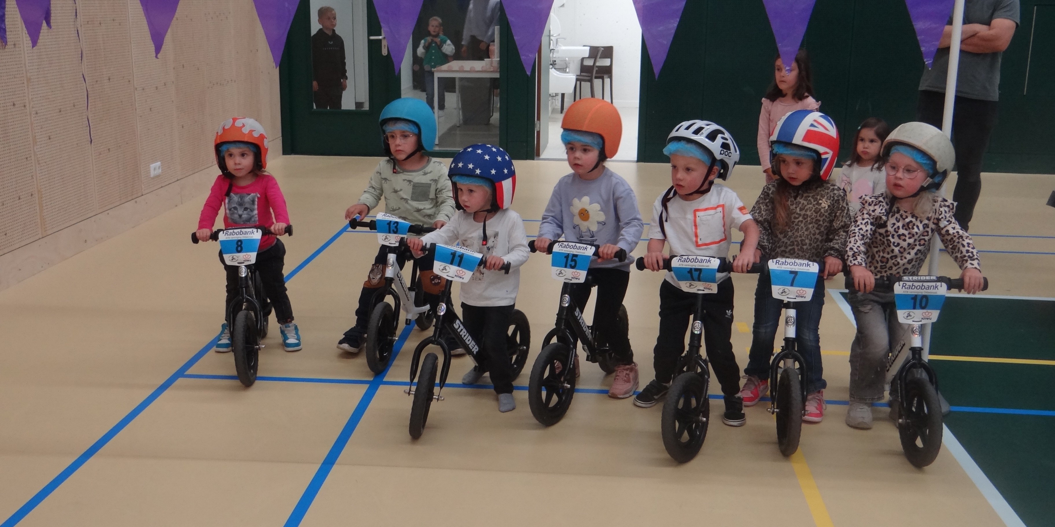 Foto: Volop pret bij loopfietsjesrace