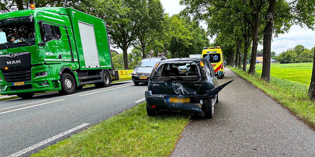 Foto: Ochtendspits verstoord door verkeersongeval op Elburgerweg in Nunspeet