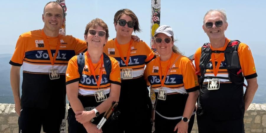 Foto: Zij deden het: Nunspeetse politici beklommen Mont Ventoux