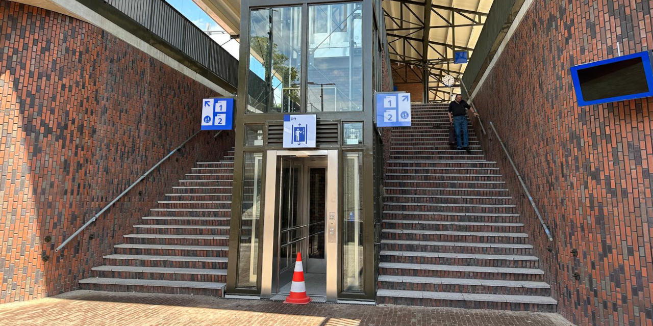 Foto: UPDATE - Korte vreugde om lift station Nunspeet: al na twee dagen storing