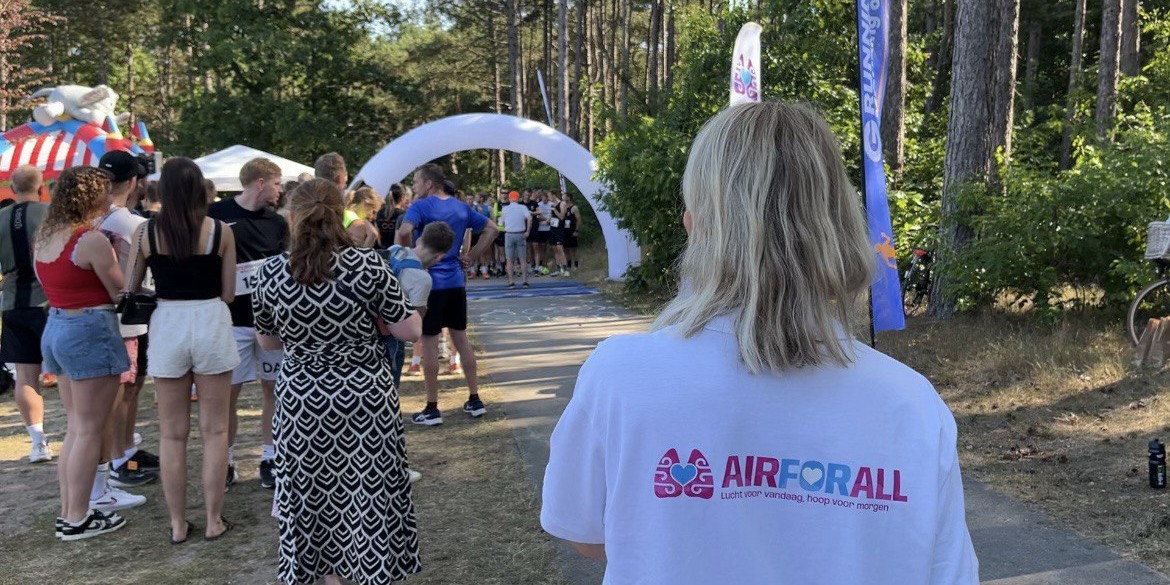 Foto: Sponsor- en estafetteloop bij Zandenplas voor stichting Air For All: "Fantastisch"